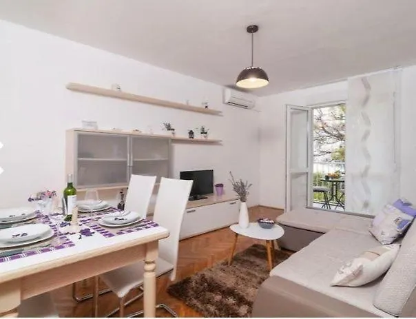 Triumph Apartment Split